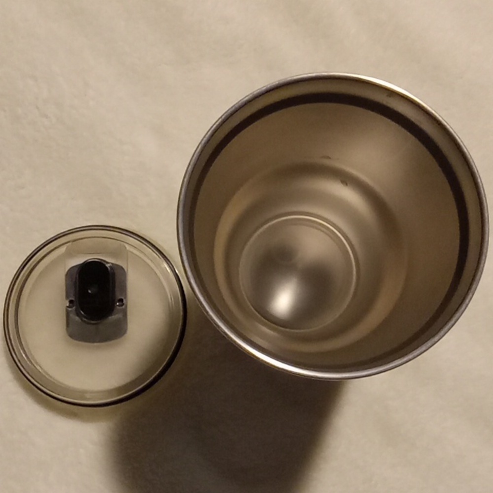 Yeti Silver Whataburger Logo Stainless Steel Tumbler - Picture 2 of 4